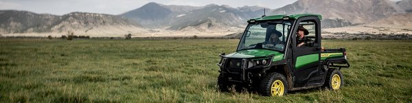 Signature Edition Gator™ Utility Vehicles are loaded with exclusive features