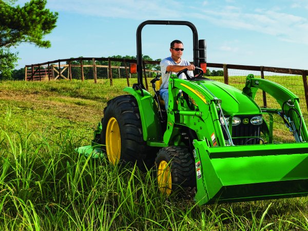 John-Deere-Compact-Utility-Tractor-Illinois_crop_721_541