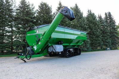 Unverferth 1120 Dual Auger Cart