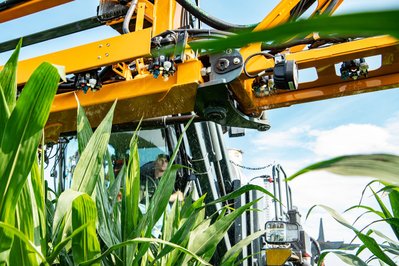 Hagie Sprayer Lease Cross Implement